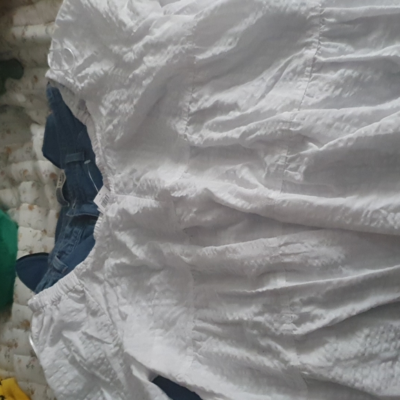 White long sleeve - Picture 1 of 1